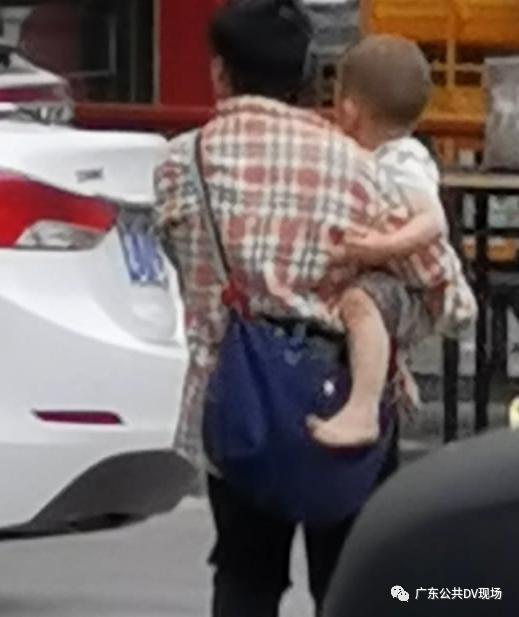 DƬ